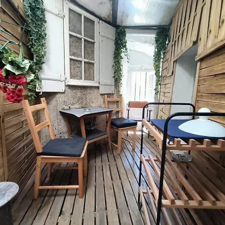 Now Bastidor Jovial Hostel *