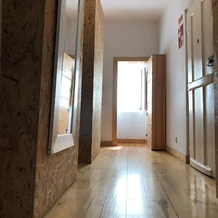 Now Bastidor Jovial Hostel Lisbon